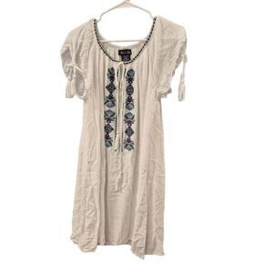 Ash & Sara Women's White Rayon Lined Embroidered Dress